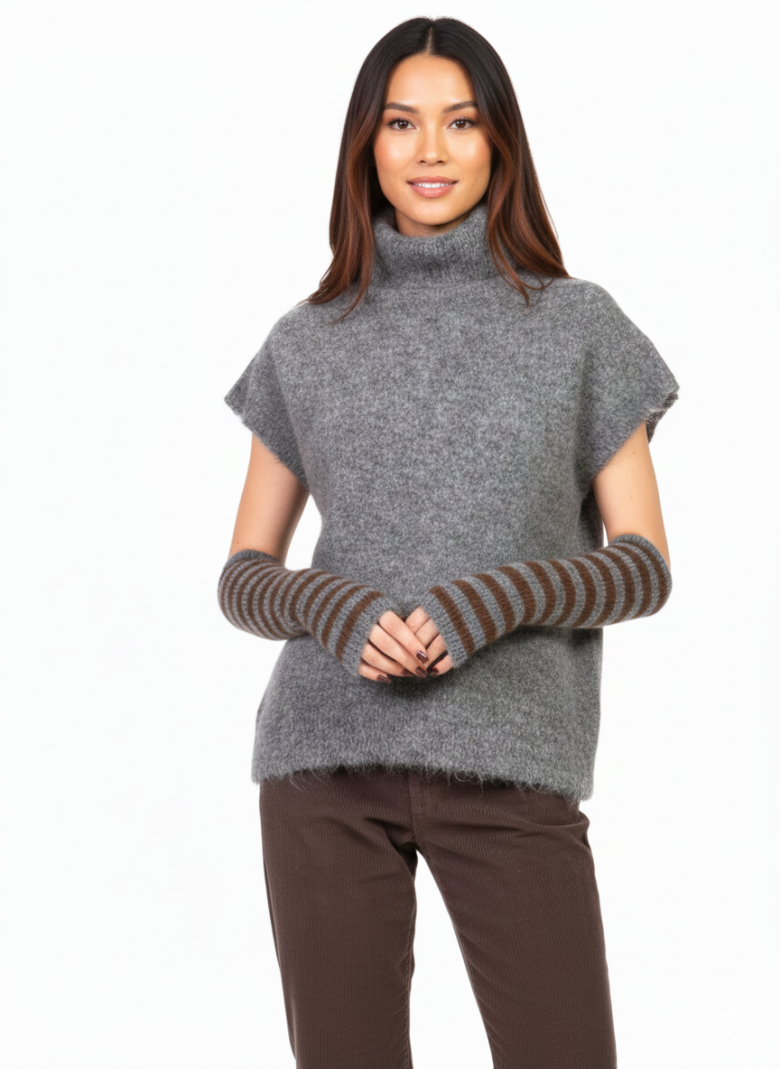 MAGLIA CON MANICOTTI RIGATI